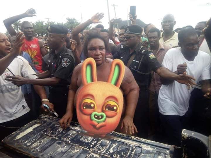 18+ Woman Kidnapper Stripped Naked Caught In Benin - See Photos